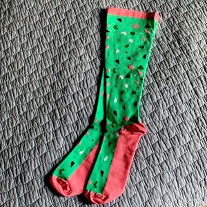 Primes brand knee-high compression sock NWOT